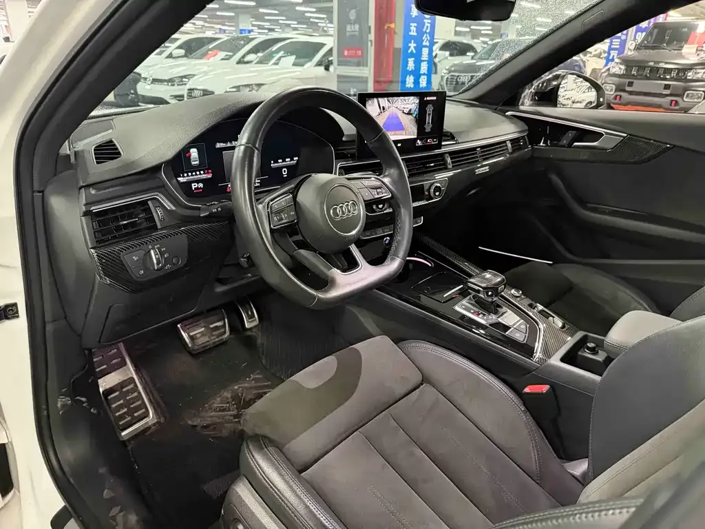 Audi A4L 2022 из CN, фото 9