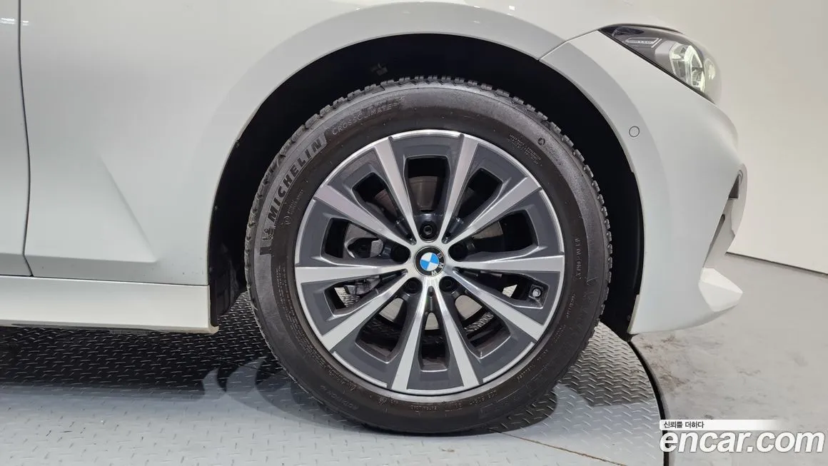 BMW 3-Series 2024 из KR, фото 3