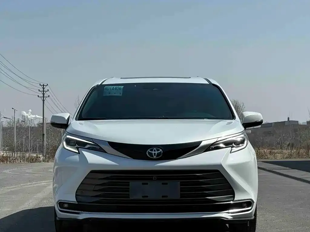 Toyota Sienna 2023 из CN, фото 6