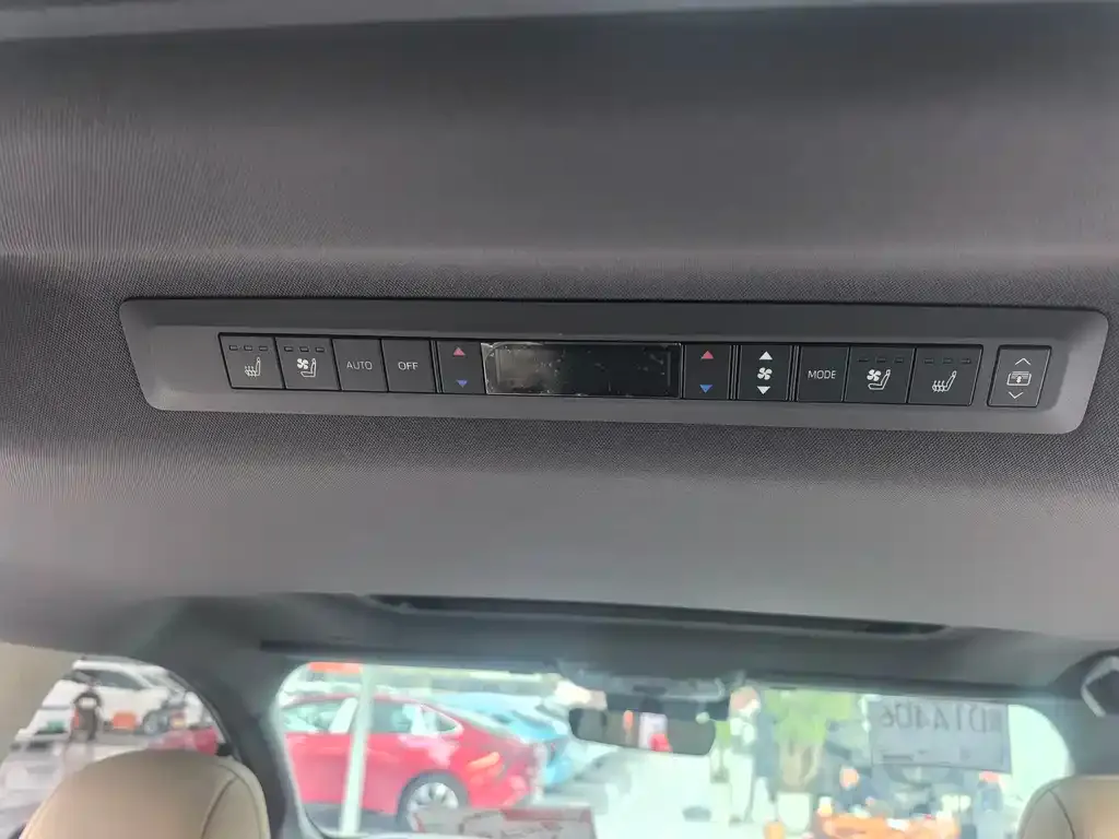 Toyota Sienna 2023 из CN, фото 3