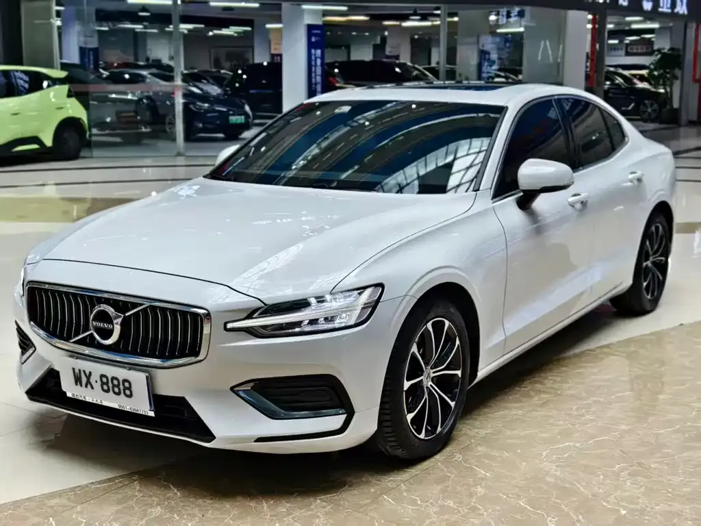 Volvo S60 2021 из CN, фото 1
