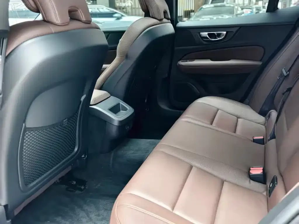Volvo S60 2021 из CN, фото 3