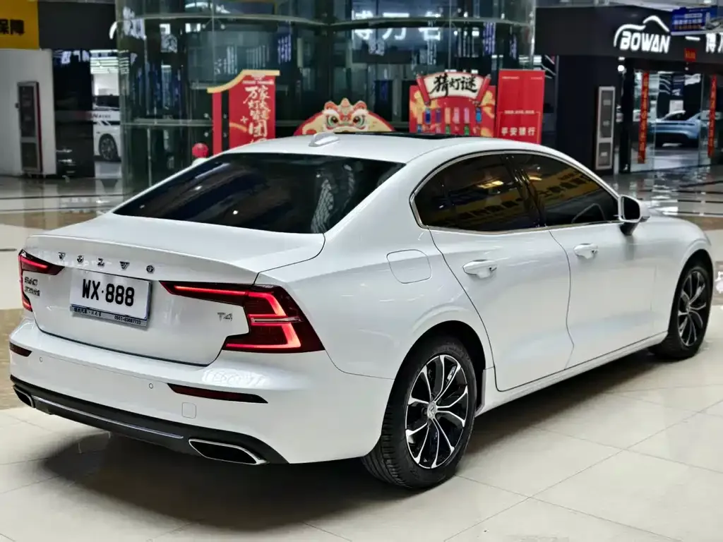 Volvo S60 2021 из CN, фото 5
