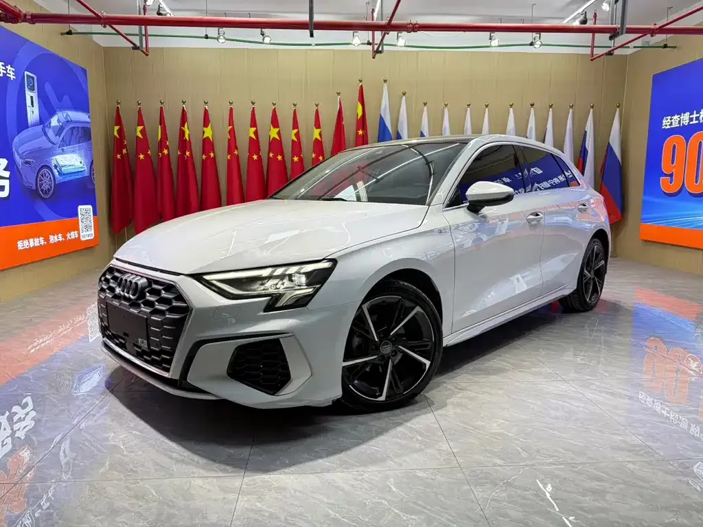 Audi A3 — фото 1