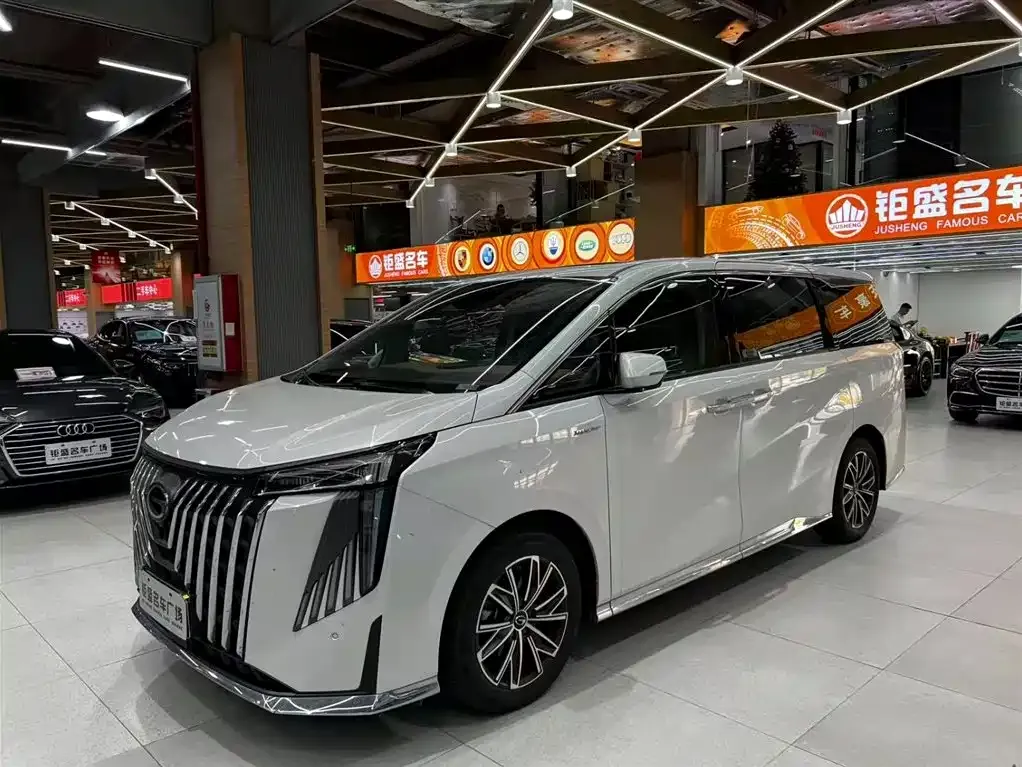GAC Motor Trumpchi M8 — фото 1