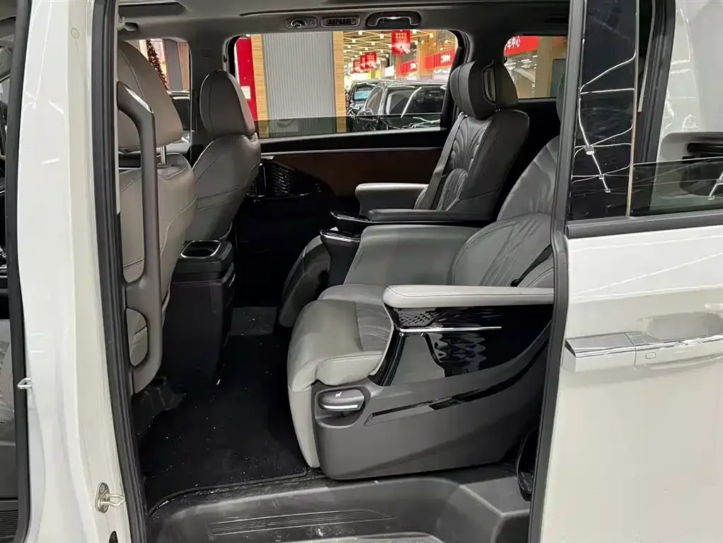 GAC Motor Trumpchi M8 — фото 9
