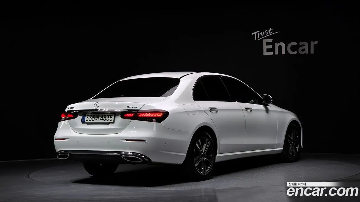 Mercedes-Benz E-Class — фото 2