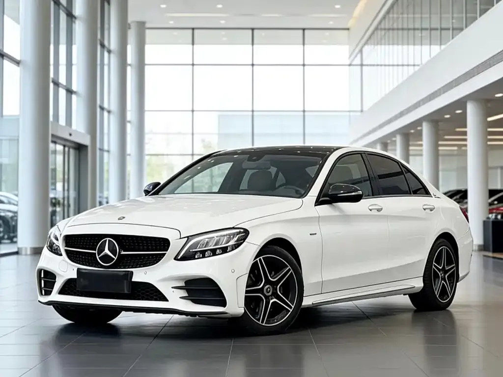 Mercedes-Benz C-Class — фото 1