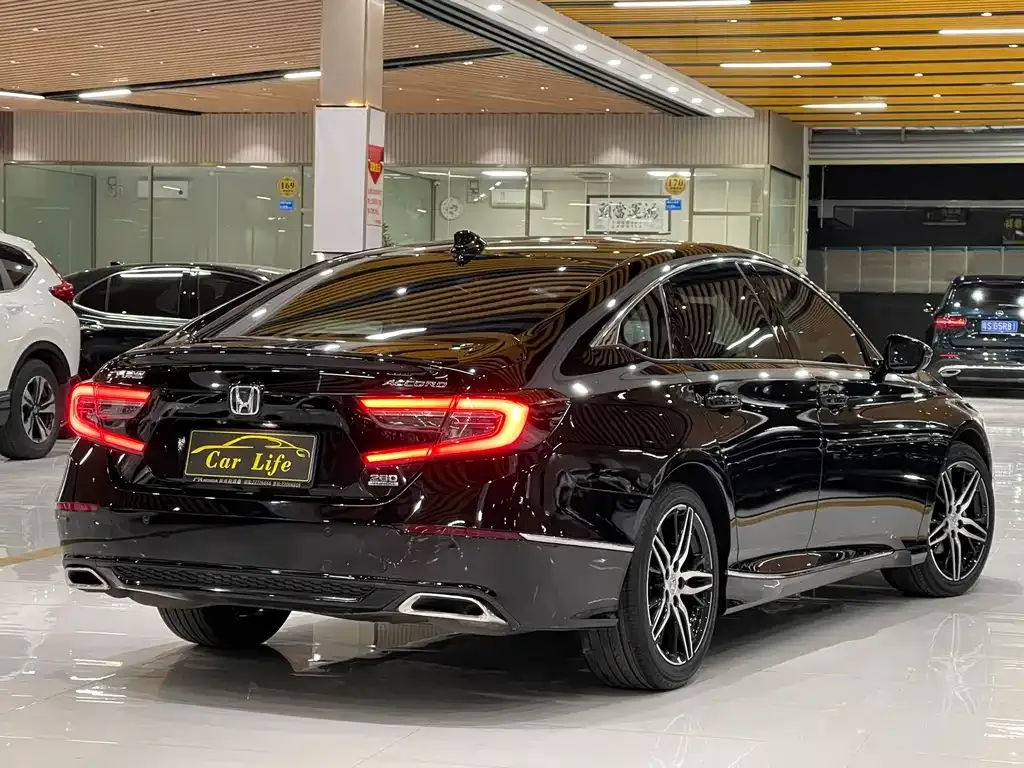 Honda Accord — фото 4