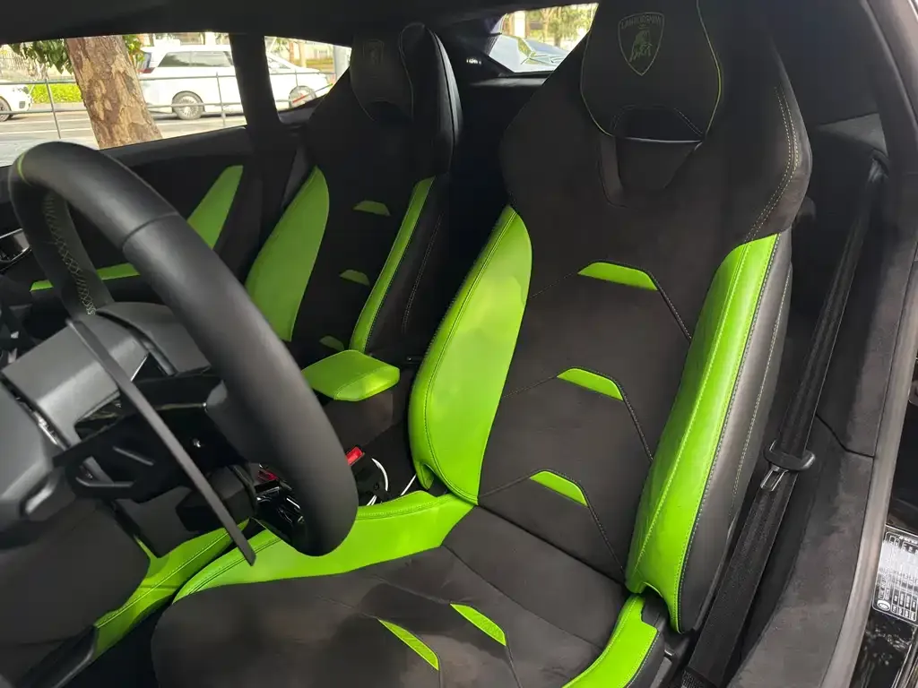 Lamborghini Huracan 2025 из CN, фото 3