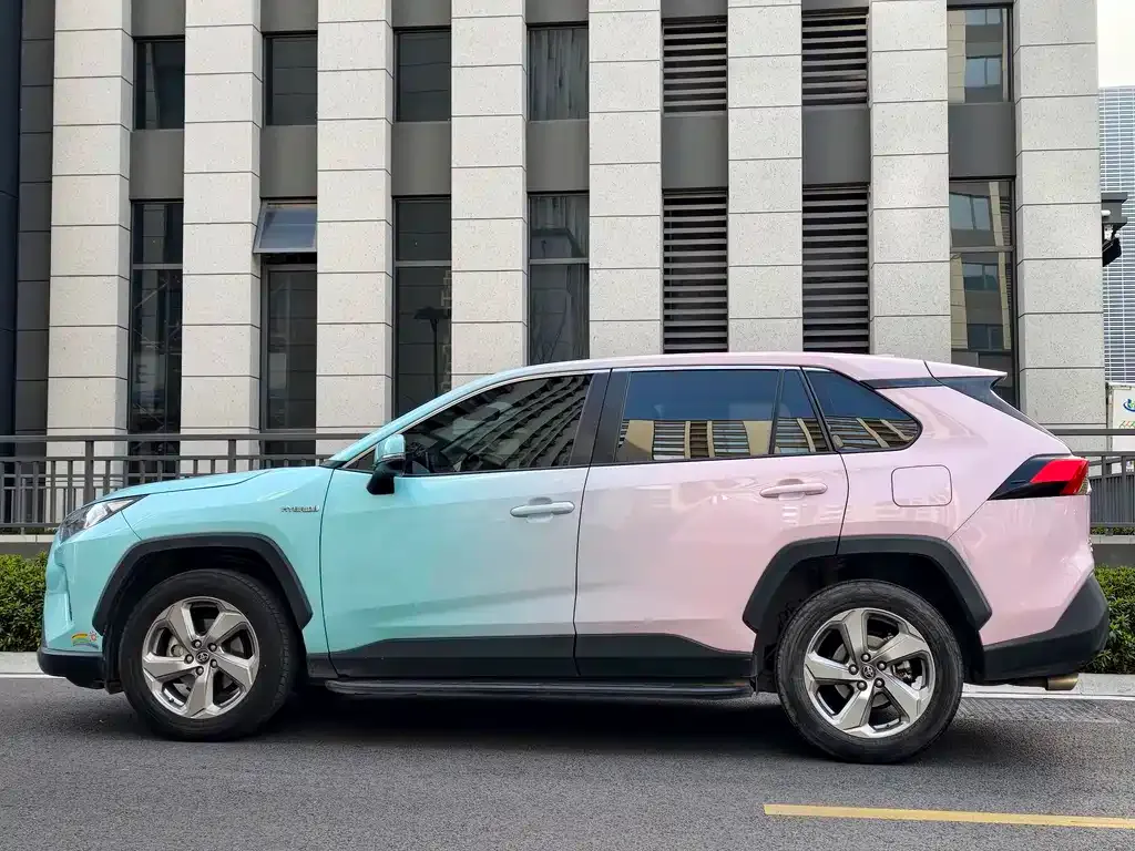 Toyota RAV4 — фото 3