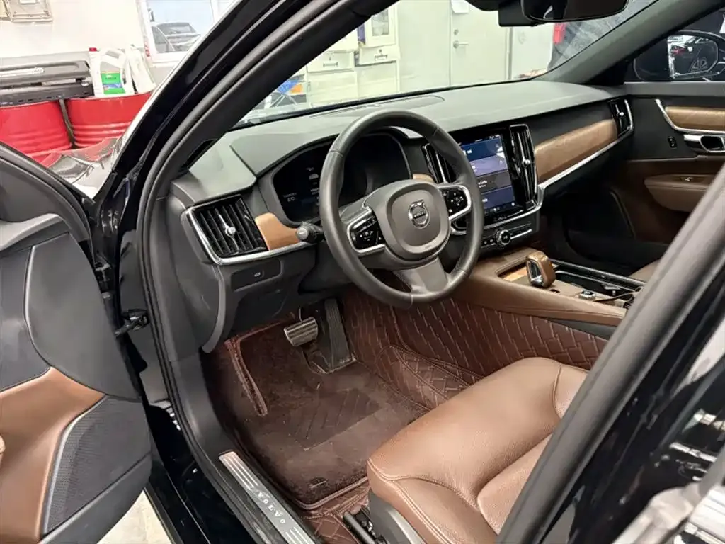 Volvo S90 2024 из CN, фото 4