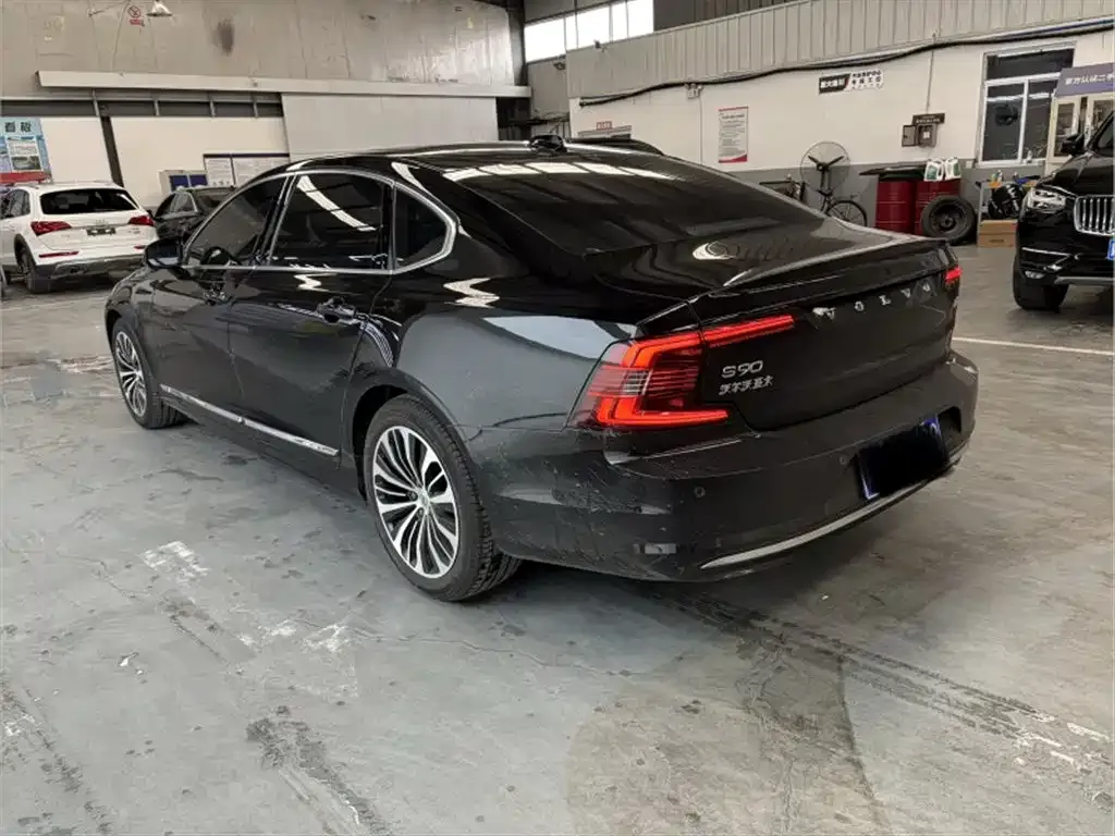 Volvo S90 2024 из CN, фото 5