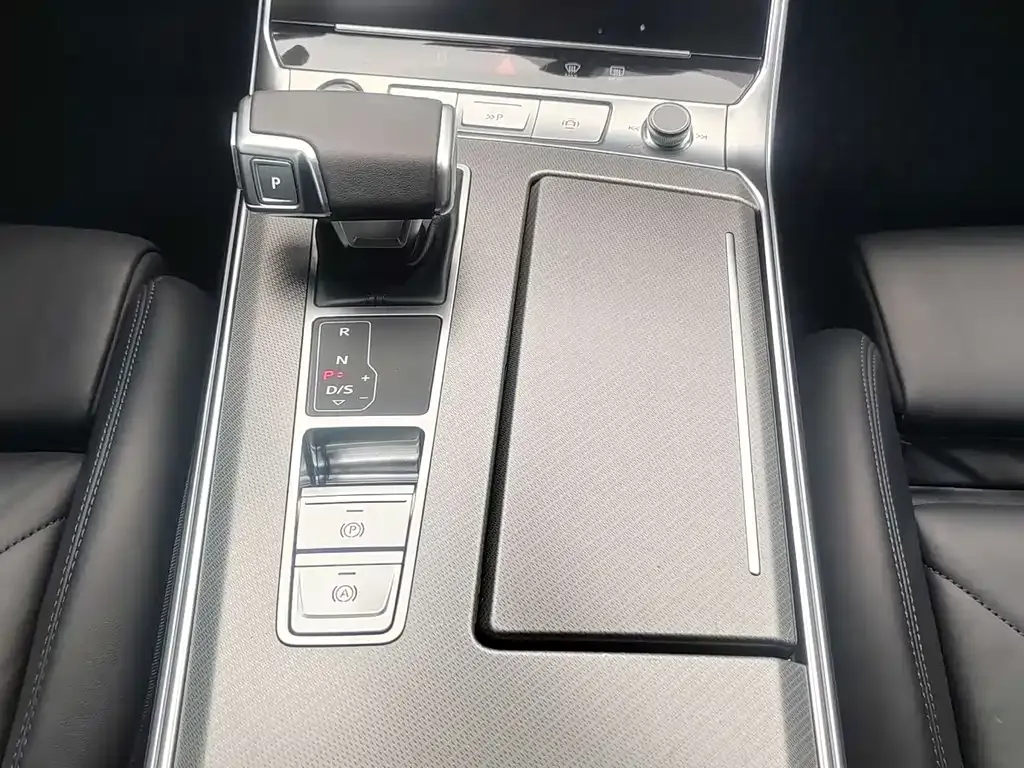 Audi A7 2023 из CN, фото 5