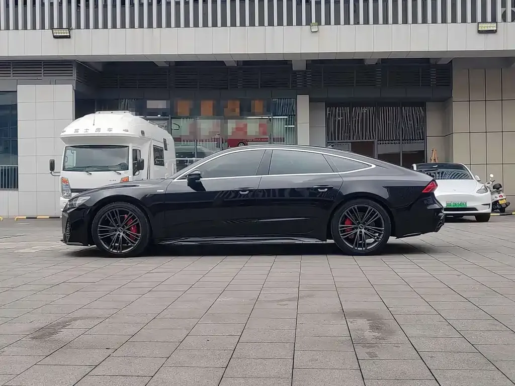 Audi A7 2023 из CN, фото 10