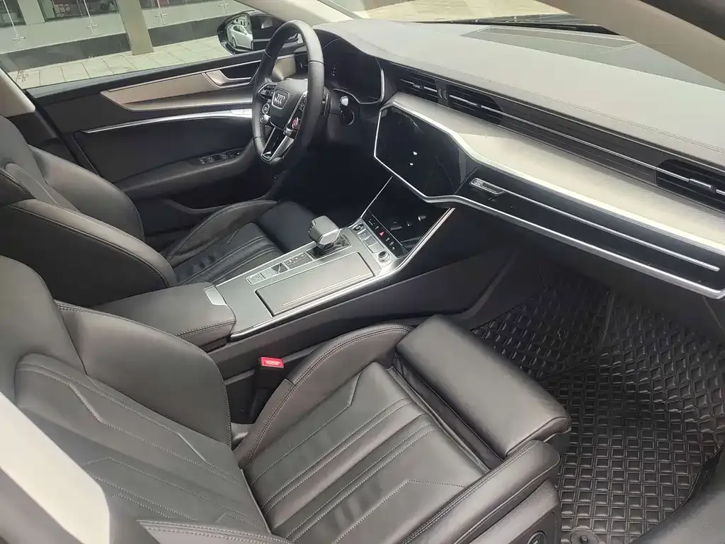 Audi A7 2023 из CN, фото 9