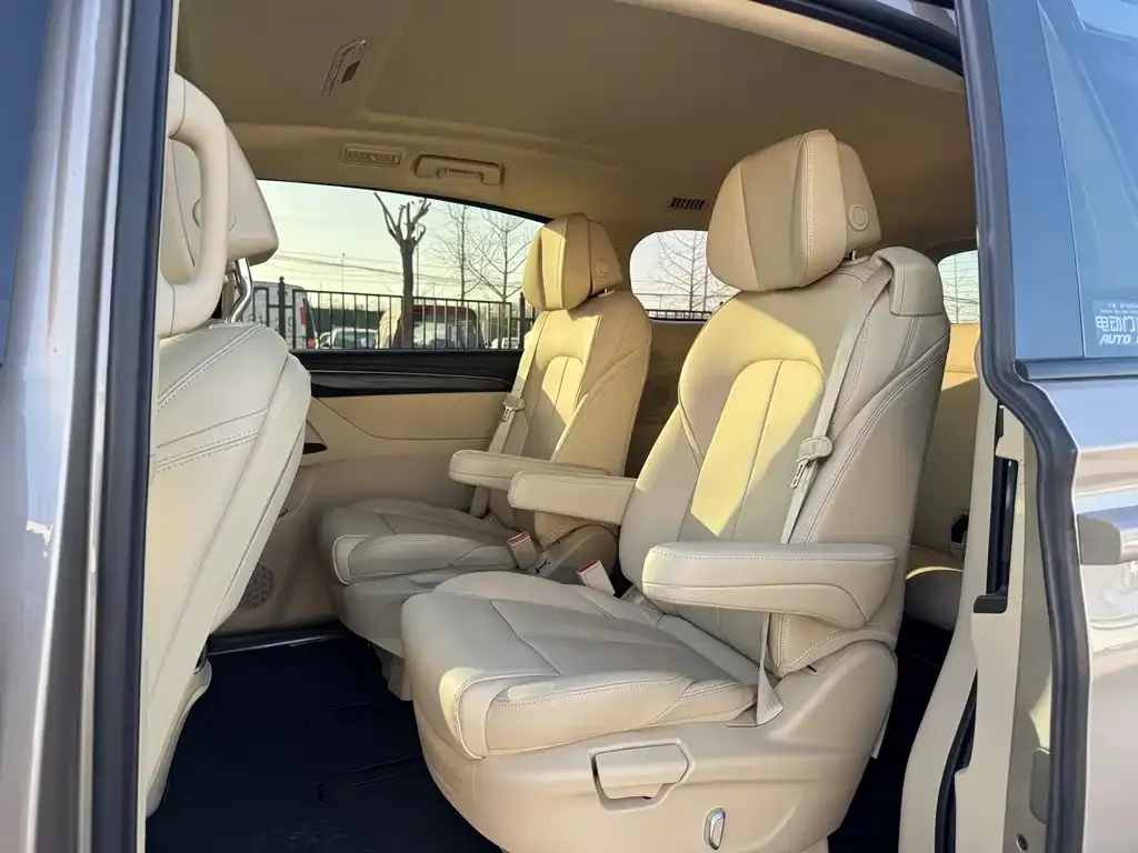 Buick GL8 2022 из CN, фото 5