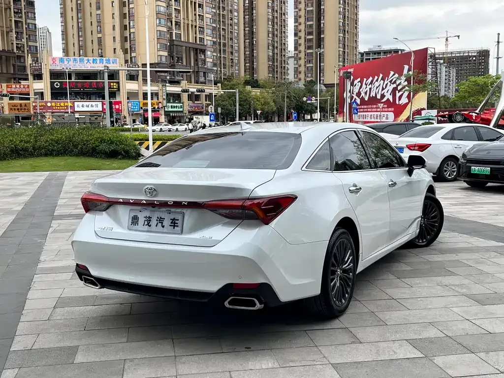 Toyota Avalon 2023 из CN, фото 7