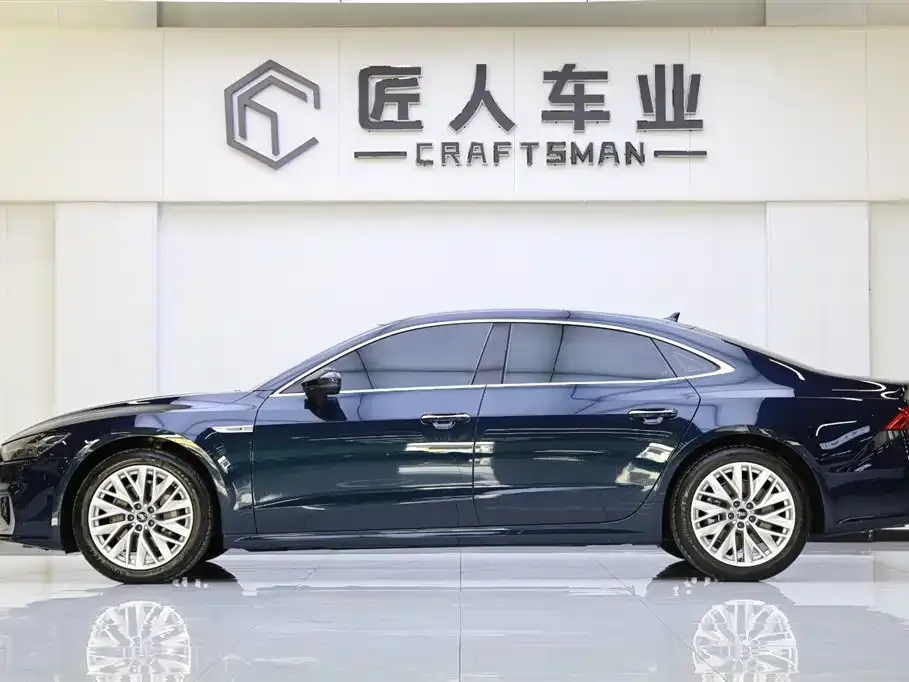Audi A7L 2023 из CN, фото 2