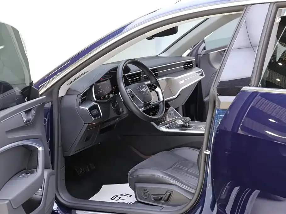 Audi A7L 2023 из CN, фото 5