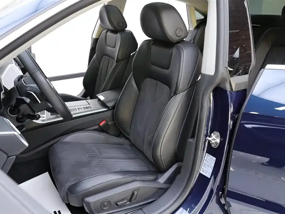 Audi A7L 2023 из CN, фото 7