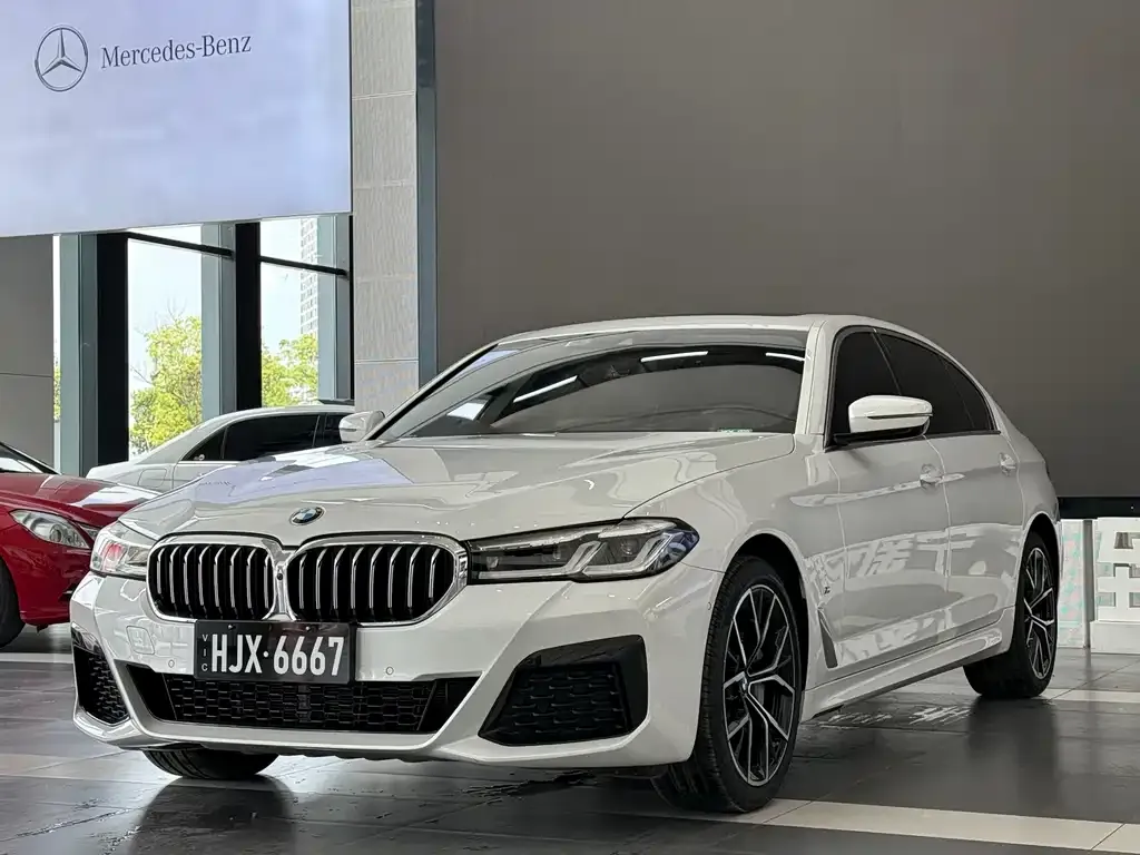 BMW 5 Series — фото 1