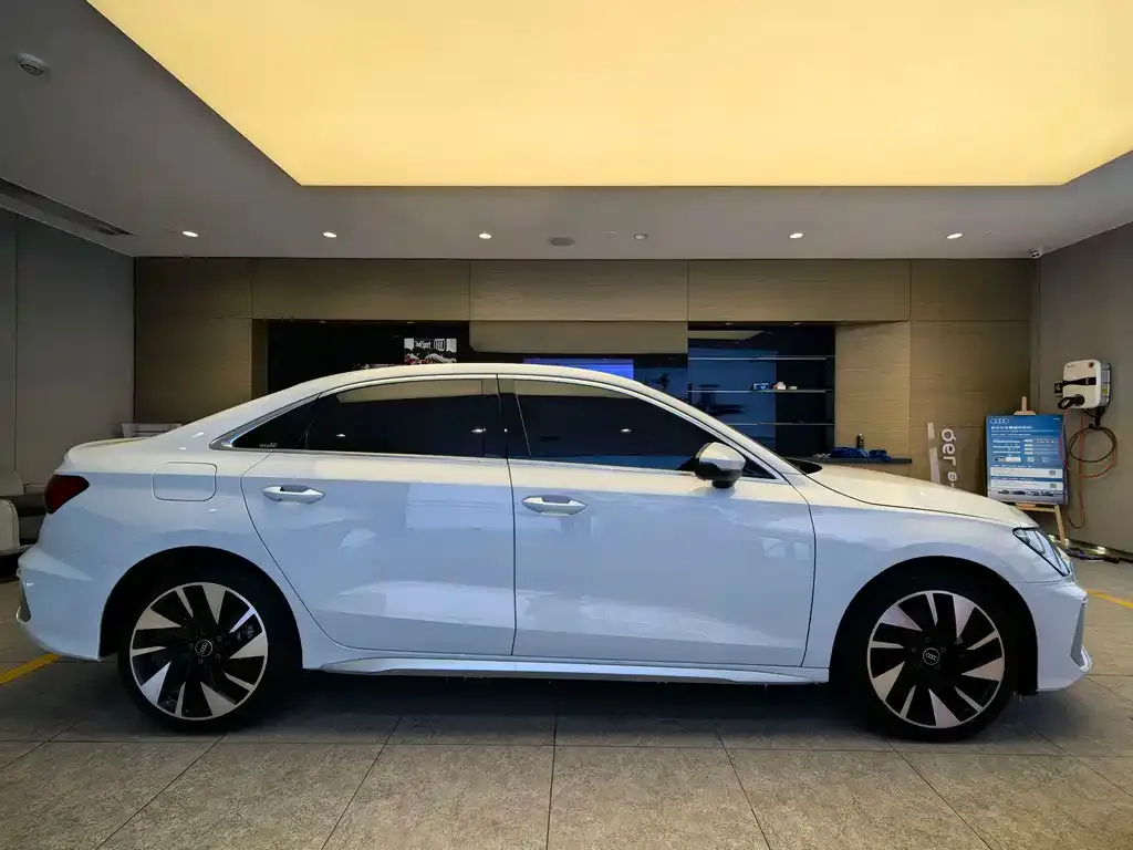 Audi A3 — фото 2