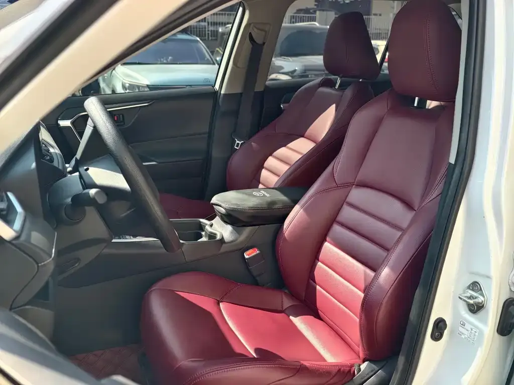 Toyota Wildlander 2023 из CN, фото 8