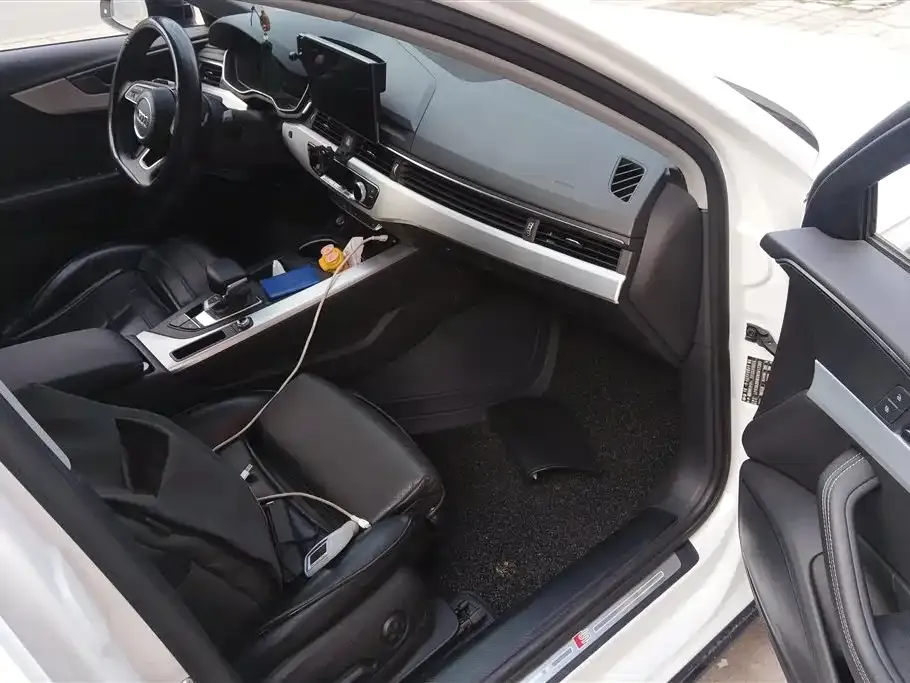 Audi A4L 2023 из CN, фото 7