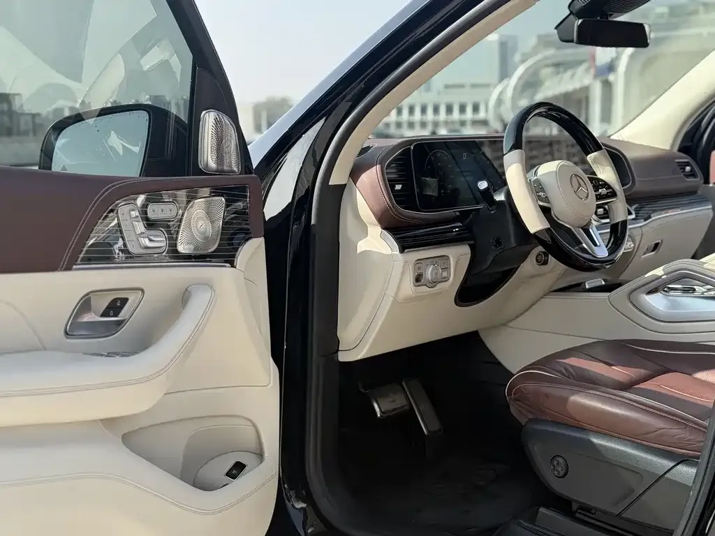 Mercedes-Benz GLS — фото 10