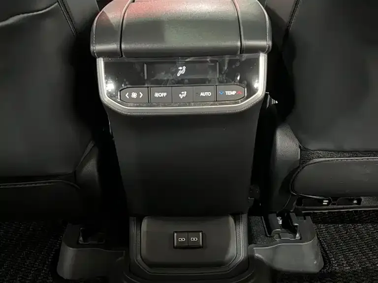 Toyota Crown Kluger 2025 из CN, фото 2