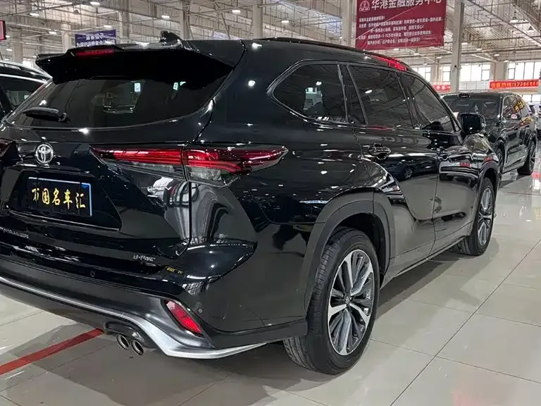 Toyota Crown Kluger 2025 из CN, фото 3