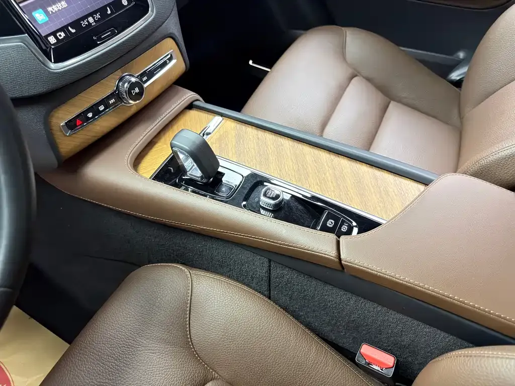 Volvo XC90 2024 из CN, фото 9