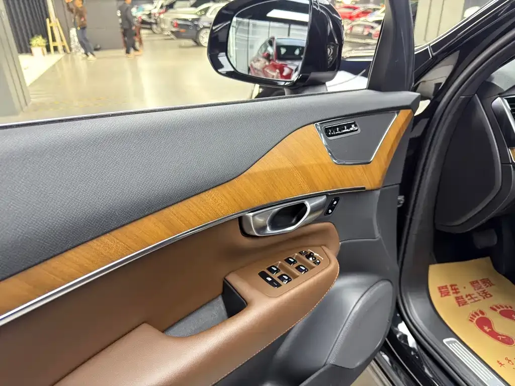 Volvo XC90 2024 из CN, фото 6