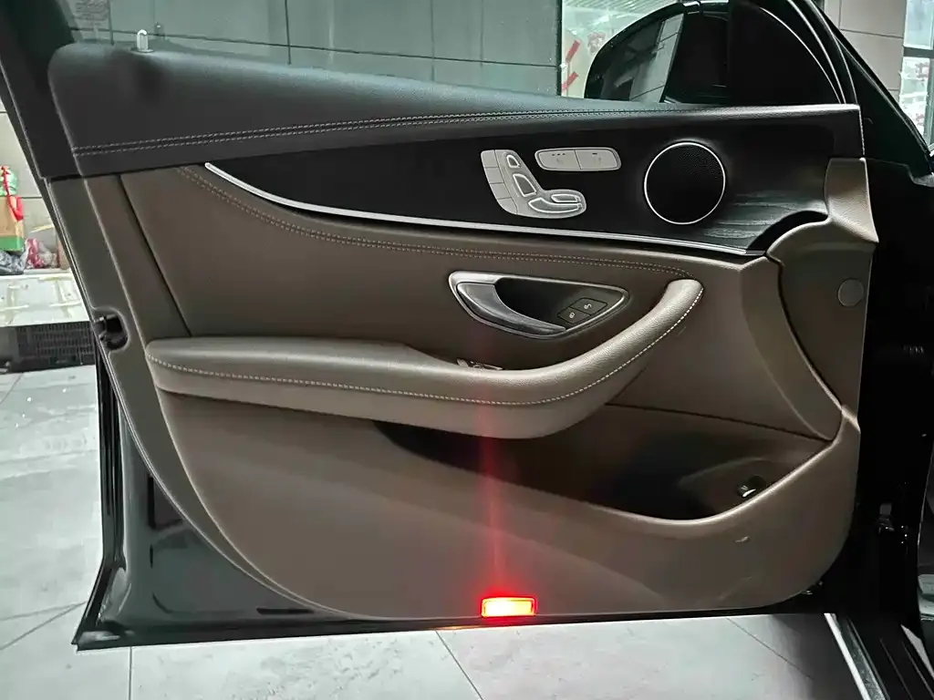Mercedes-Benz E-Class 2023 из CN, фото 3
