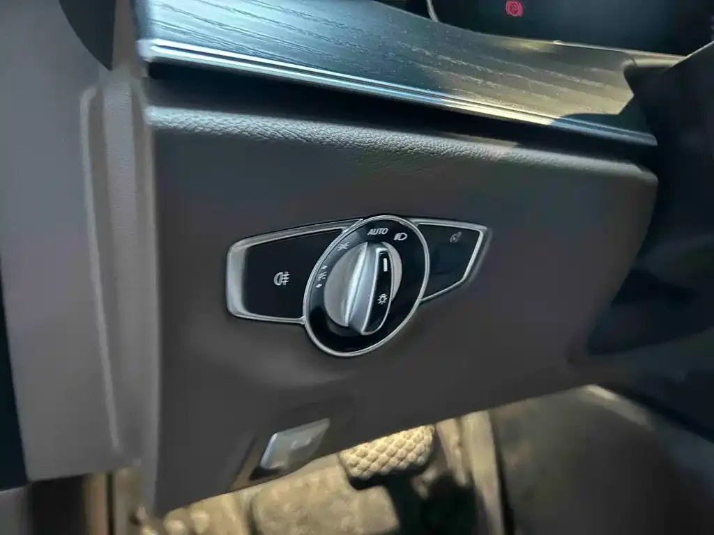Mercedes-Benz E-Class 2023 из CN, фото 2