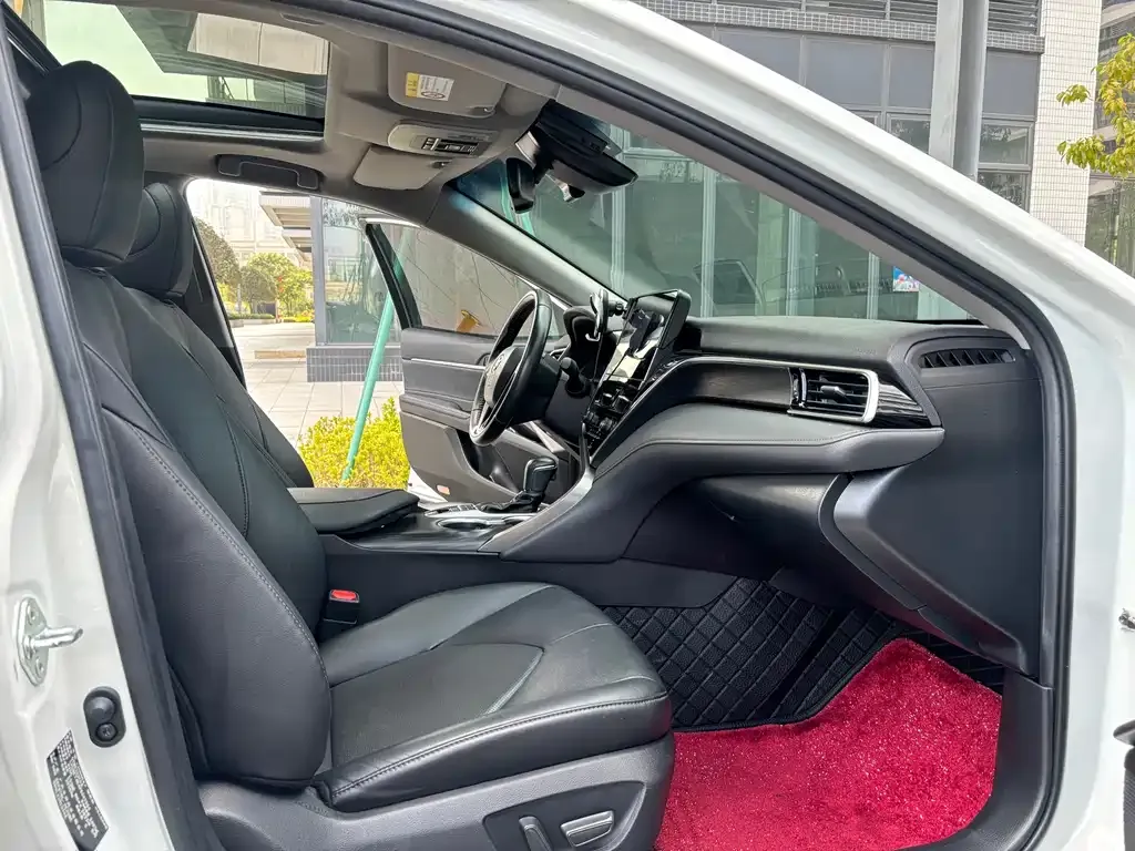 Toyota Camry 2023 из CN, фото 2