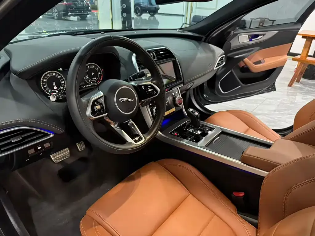 Jaguar XEL 2024 из CN, фото 8