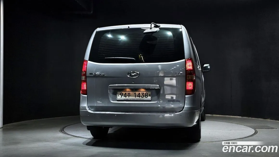 Hyundai Starex — фото 10