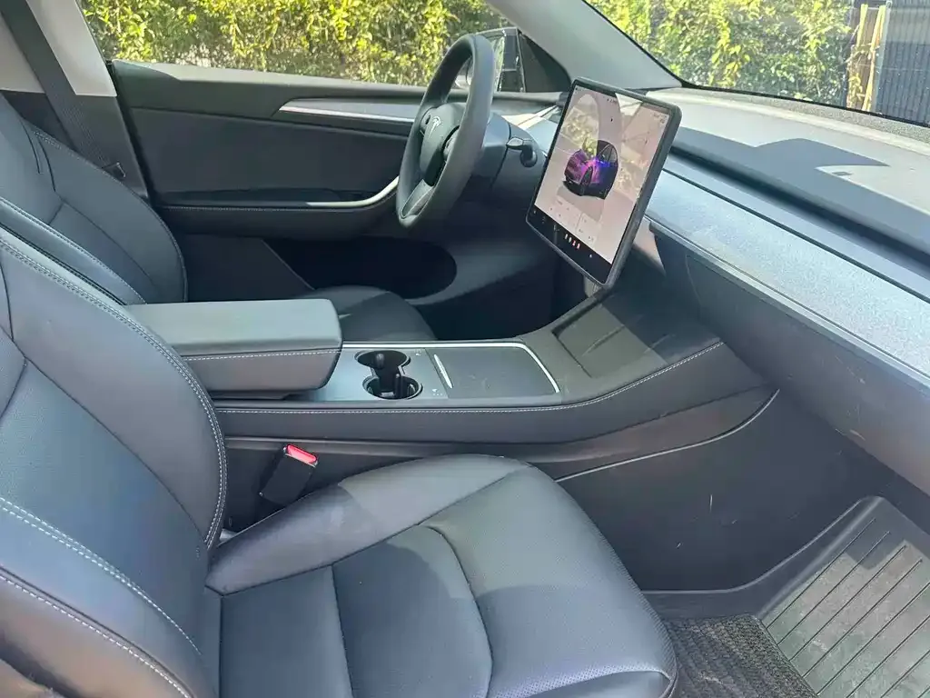 Tesla Model Y — фото 4