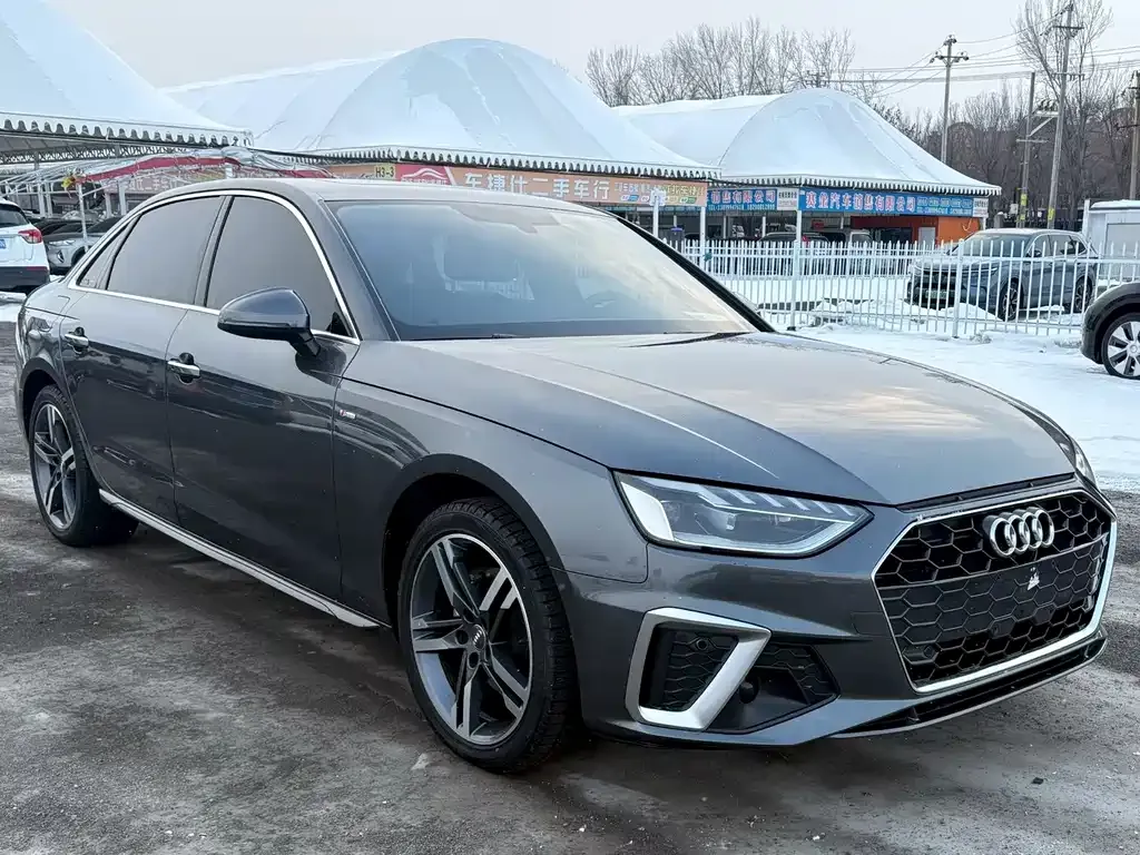 Audi A4L 2021 из CN, фото 1