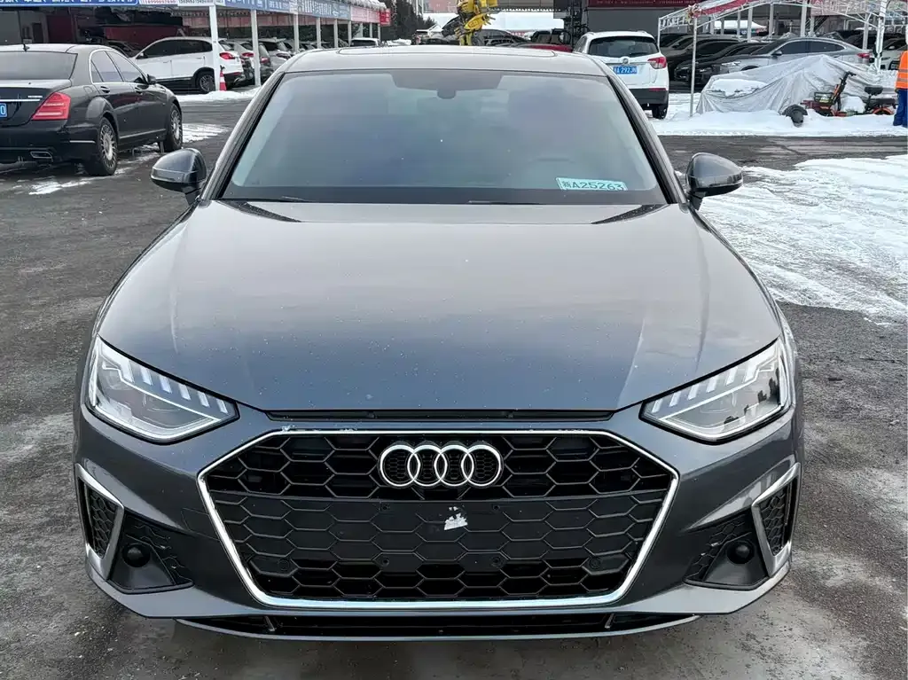 Audi A4L 2021 из CN, фото 2
