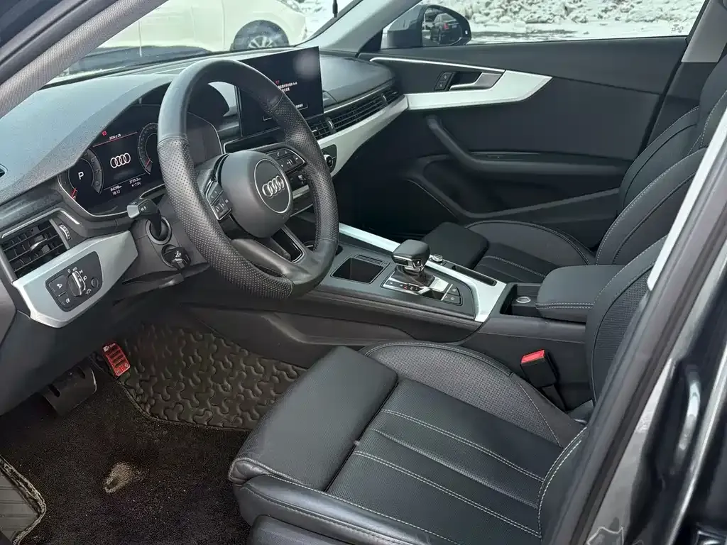 Audi A4L 2021 из CN, фото 5
