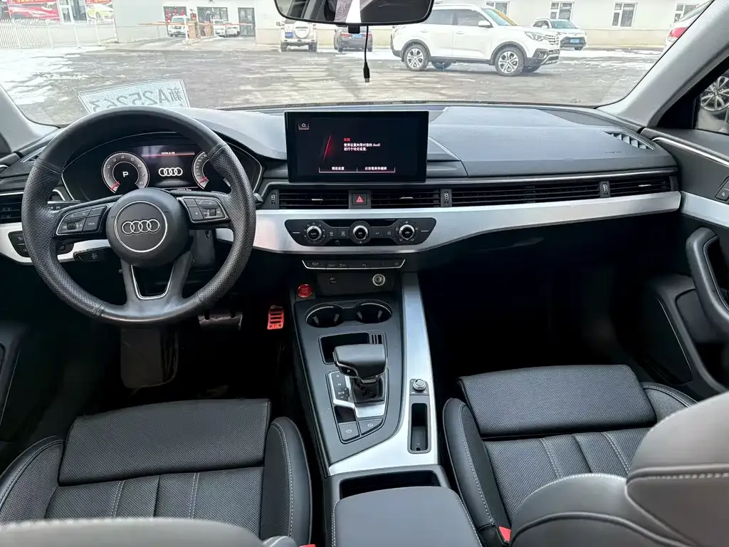 Audi A4L 2021 из CN, фото 4