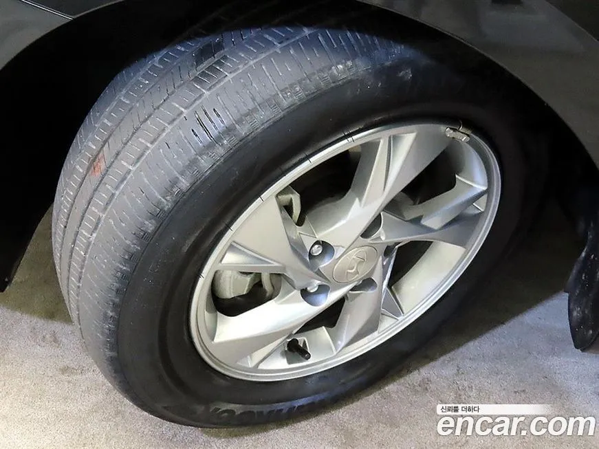 Hyundai AVANTE — фото 10