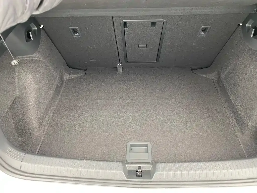 Volkswagen Golf 2022 из CN, фото 8