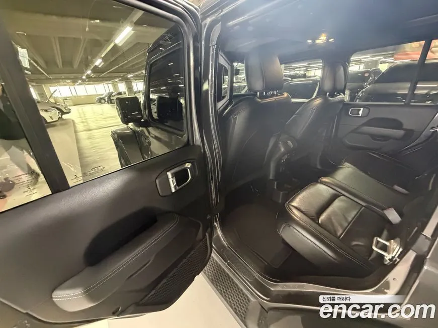 Jeep Wrangler 2021 из KR, фото 8