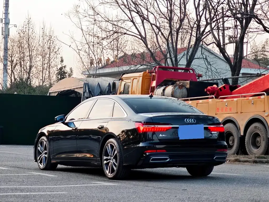 Audi A6L — фото 9