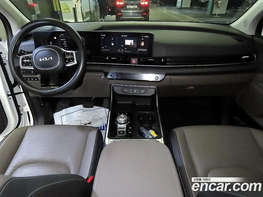 Kia Carnival — фото 10