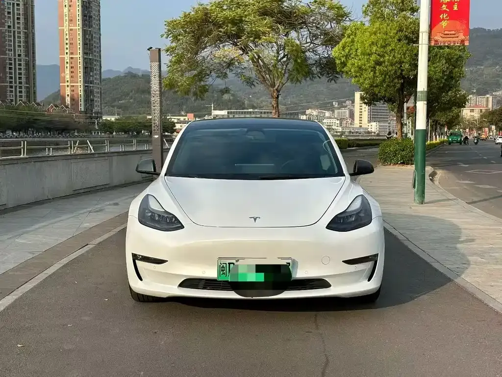 Tesla Model 3 — фото 6